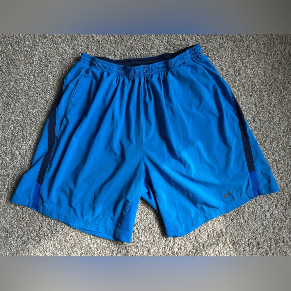 Nike Dri-Fit Men's Large Athletic Shorts in Vibrant Blue